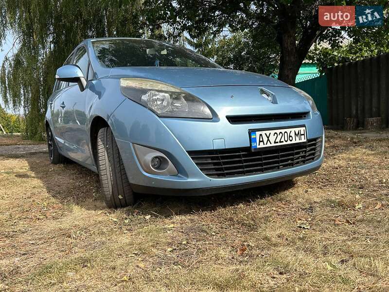 Минивэн Renault Grand Scenic 2011 в Лозовой