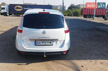 Минивэн Renault Grand Scenic 2011 в 