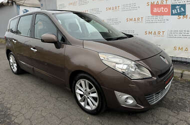 Минивэн Renault Grand Scenic 2010 в 