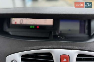 Минивэн Renault Grand Scenic 2010 в 
