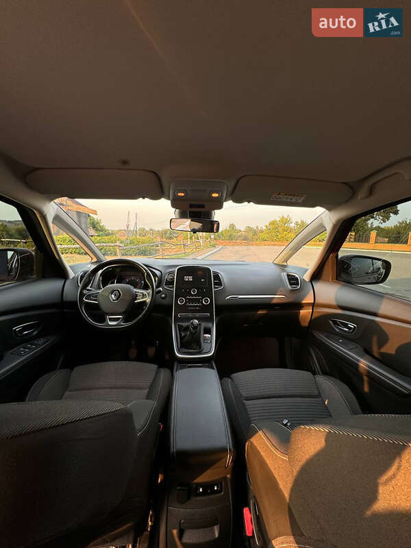 Минивэн Renault Grand Scenic 2017 в Ромнах