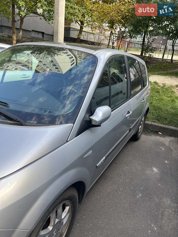Минивэн Renault Grand Scenic 2005 в Владимире