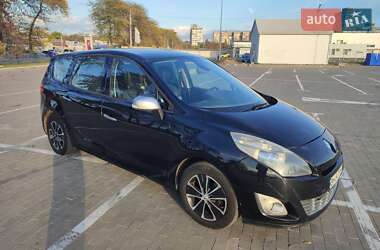 Минивэн Renault Grand Scenic 2010 в 
