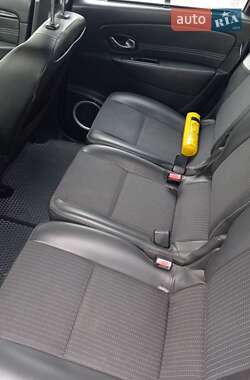 Минивэн Renault Grand Scenic 2011 в 
