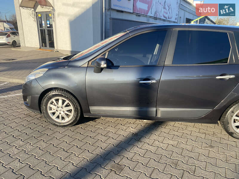 Мінівен Renault Grand Scenic 2009 в Чернівцях
