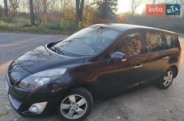 Минивэн Renault Grand Scenic 2010 в 