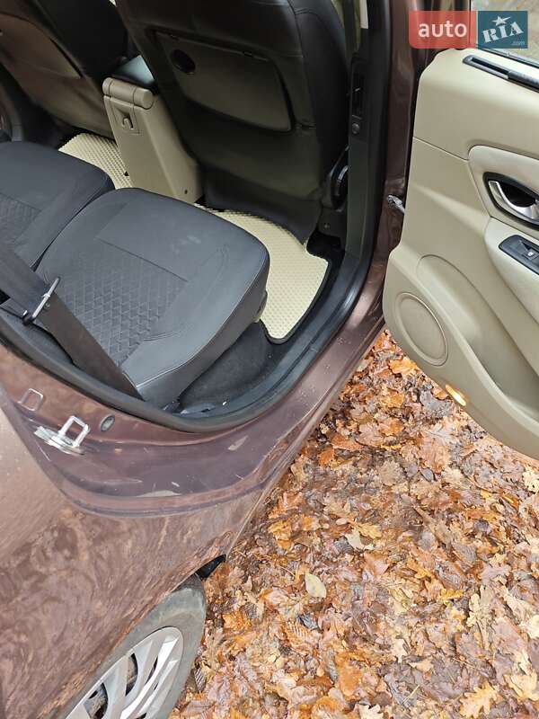 Мінівен Renault Grand Scenic 2010 в Кам'янці-Бузькій