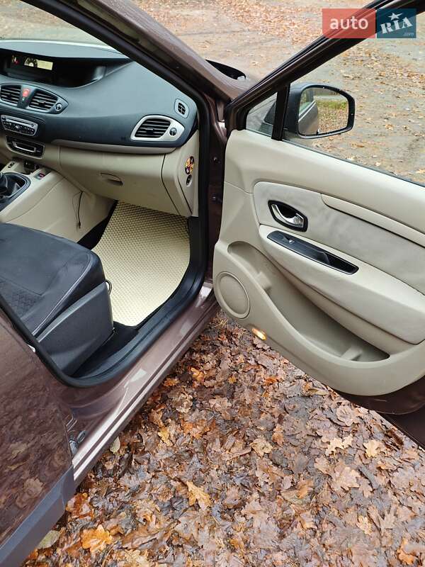 Мінівен Renault Grand Scenic 2010 в Кам'янці-Бузькій