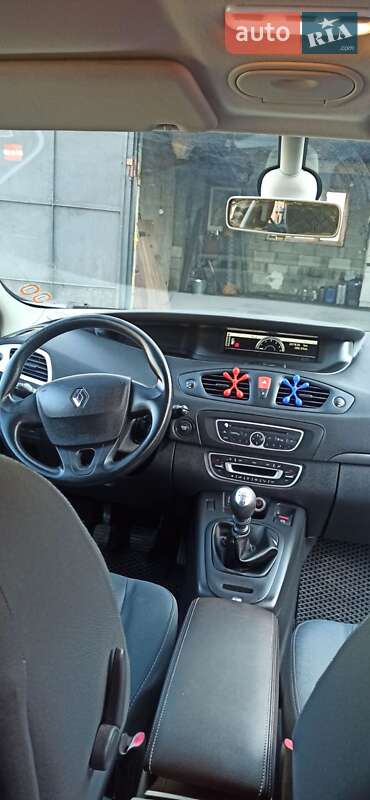 Минивэн Renault Grand Scenic 2010 в Буске