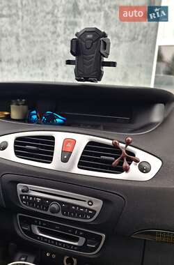 Минивэн Renault Grand Scenic 2010 в 