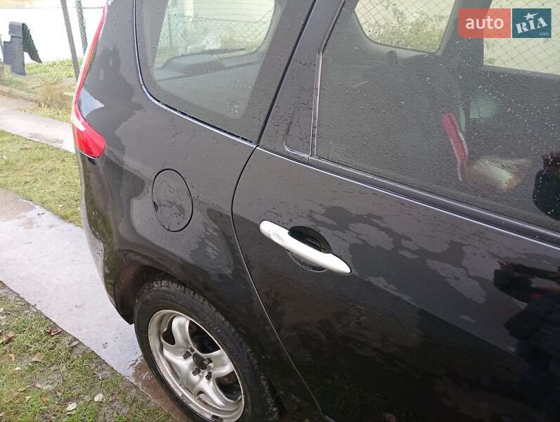 Мінівен Renault Grand Scenic 2011 в Городенці фото 3 Мінівен Renault Grand Scenic 2011 в Городенці