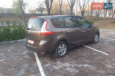 Минивэн Renault Grand Scenic 2009 в 