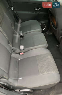 Минивэн Renault Grand Scenic 2010 в 