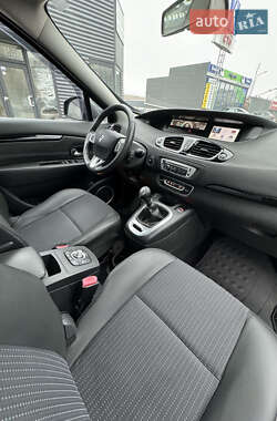 Минивэн Renault Grand Scenic 2012 в 