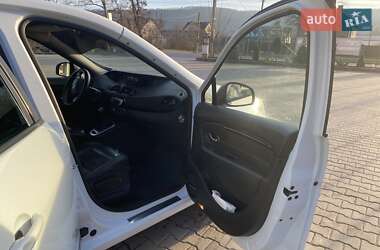 Минивэн Renault Grand Scenic 2012 в 