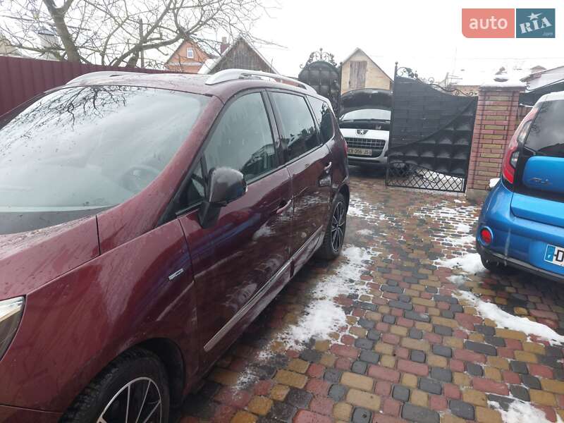 Минивэн Renault Grand Scenic 2013 в 
