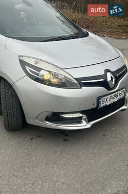 Минивэн Renault Grand Scenic 2012 в 