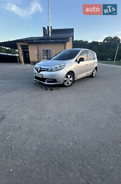 Минивэн Renault Grand Scenic 2012 в 