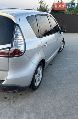 Минивэн Renault Grand Scenic 2012 в 