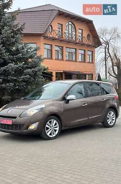 Минивэн Renault Grand Scenic 2011 в 