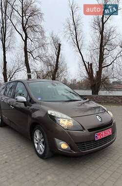 Минивэн Renault Grand Scenic 2011 в 