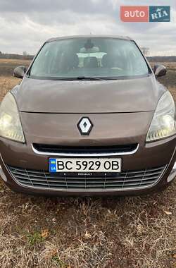 Минивэн Renault Grand Scenic 2010 в Буске