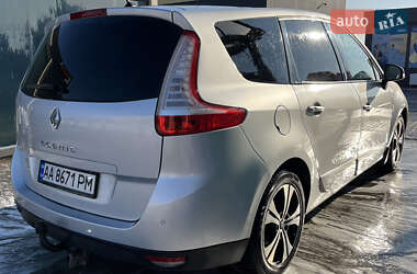 Минивэн Renault Grand Scenic 2012 в 