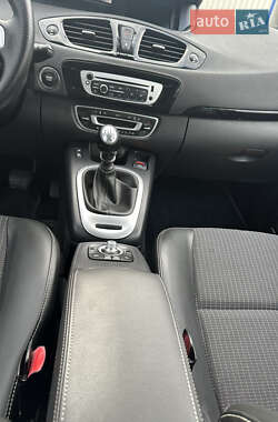 Минивэн Renault Grand Scenic 2012 в 