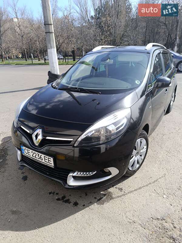 Минивэн Renault Grand Scenic 2015 в 