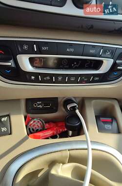 Минивэн Renault Grand Scenic 2011 в 