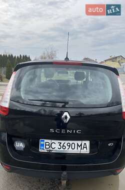 Минивэн Renault Grand Scenic 2012 в 