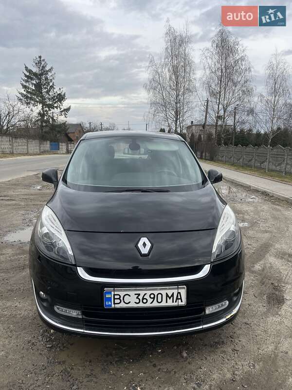 Минивэн Renault Grand Scenic 2012 в 