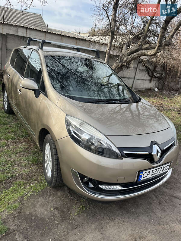 Минивэн Renault Grand Scenic 2013 в 