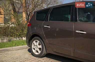 Мінівен Renault Grand Scenic 2010 в 