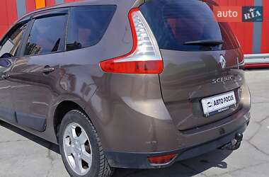 Минивэн Renault Grand Scenic 2010 в 