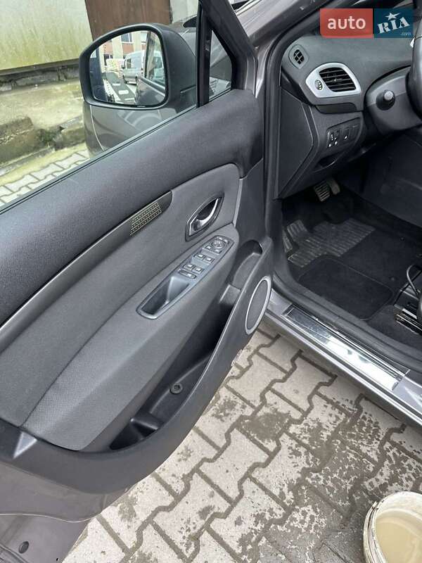 Мінівен Renault Grand Scenic 2011 в Калуші фото 20 Мінівен Renault Grand Scenic 2011 в Калуші
