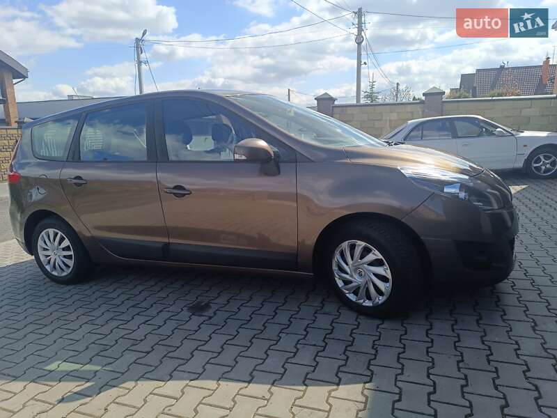 Renault Grand Scenic 2011