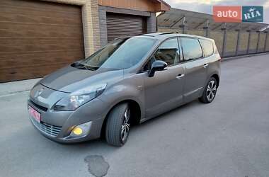Минивэн Renault Grand Scenic 2011 в 