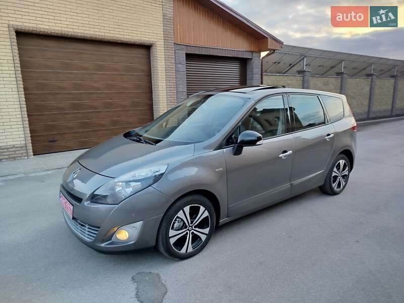 Минивэн Renault Grand Scenic 2011 в 