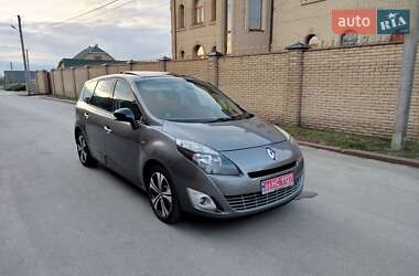 Минивэн Renault Grand Scenic 2011 в 