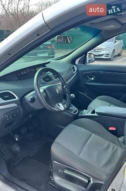 Минивэн Renault Grand Scenic 2013 в 