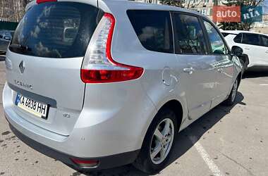 Минивэн Renault Grand Scenic 2013 в 