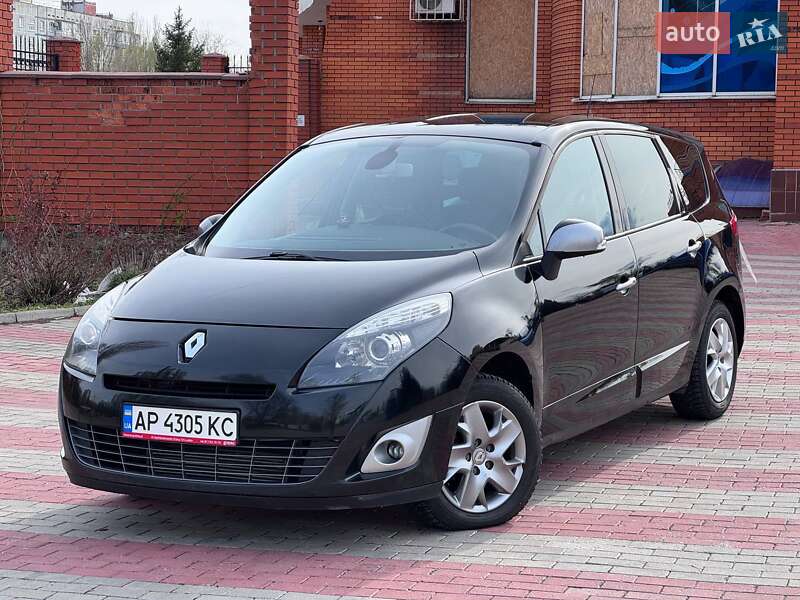 Минивэн Renault Grand Scenic 2011 в 