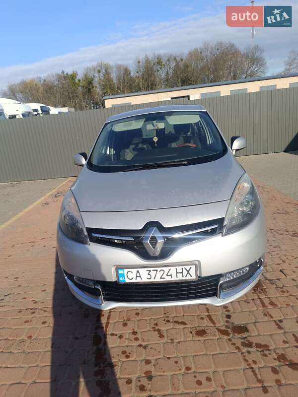 Минивэн Renault Grand Scenic 2013 в 