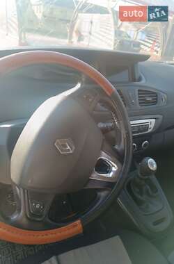 Минивэн Renault Grand Scenic 2013 в 