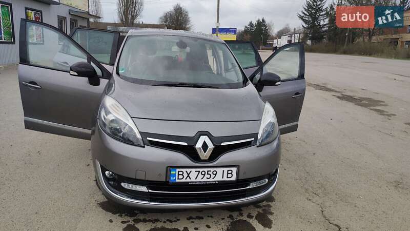 Минивэн Renault Grand Scenic 2013 в 