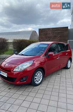 Минивэн Renault Grand Scenic 2010 в 