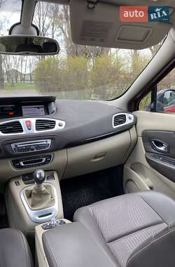 Минивэн Renault Grand Scenic 2010 в 