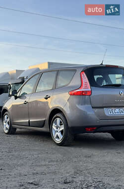 Минивэн Renault Grand Scenic 2013 в 