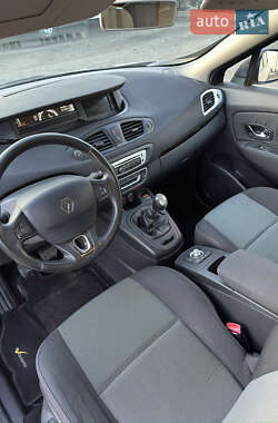 Минивэн Renault Grand Scenic 2013 в 